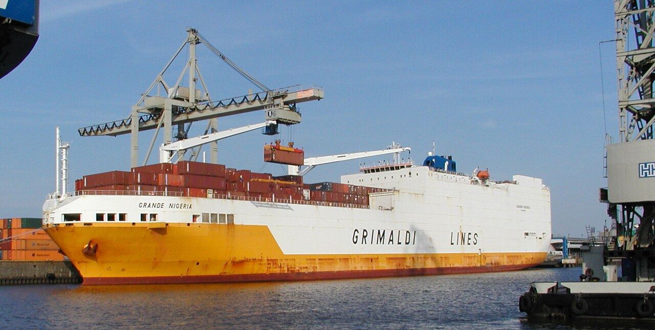 Hamburg -Grande Nigeria (ship, 2003) 2006 by-RaBoe001