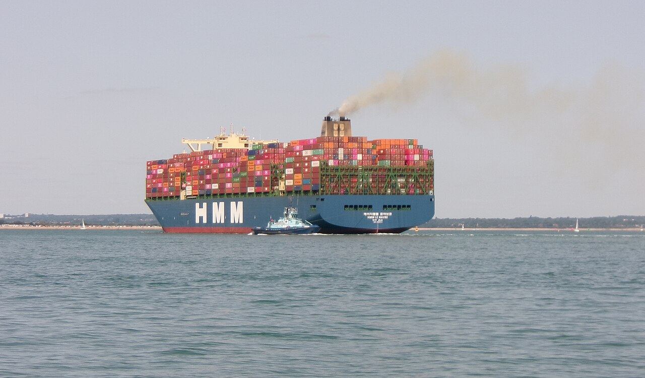 Container ship "HMM Le Havre" in the Solent, England (2)