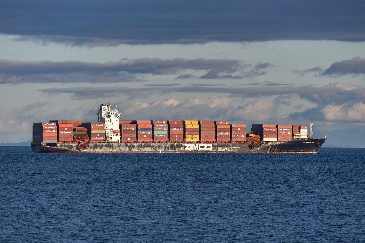 2021-11-19 Damaged container ship, MV ZIM KINGSTON - IMO 9389693